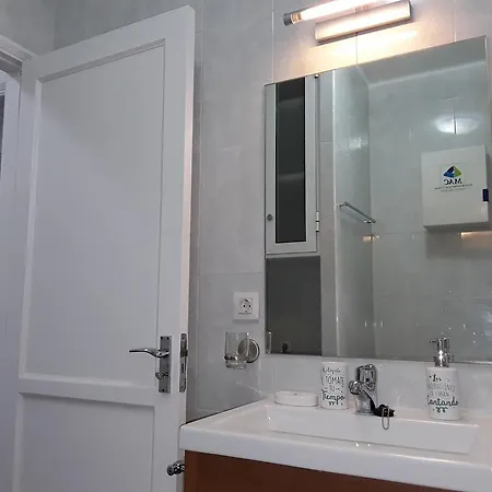 Seaview Apartment *